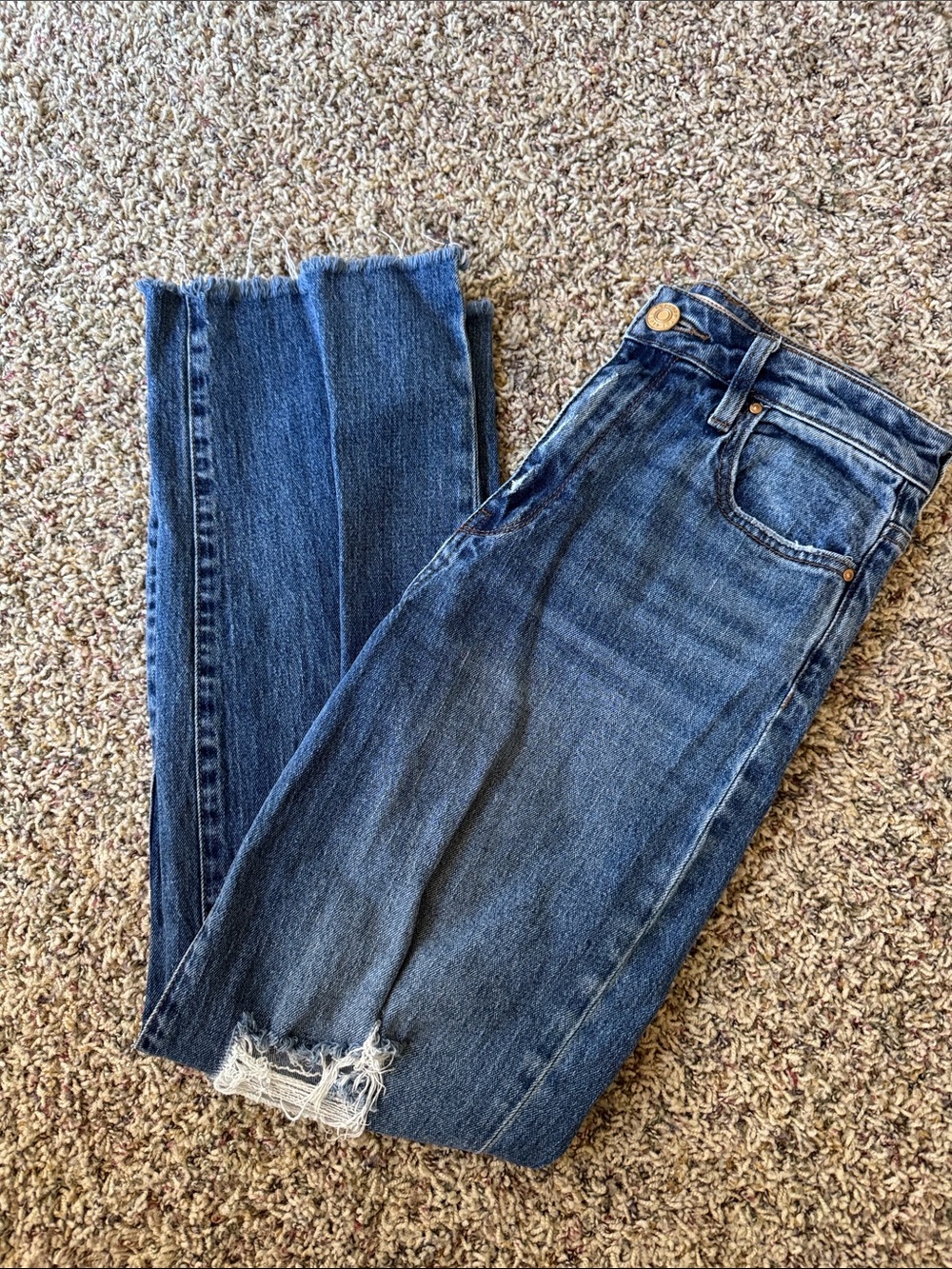 KUT Straight-Leg Distressed Blue Jeans with Frayed Hem